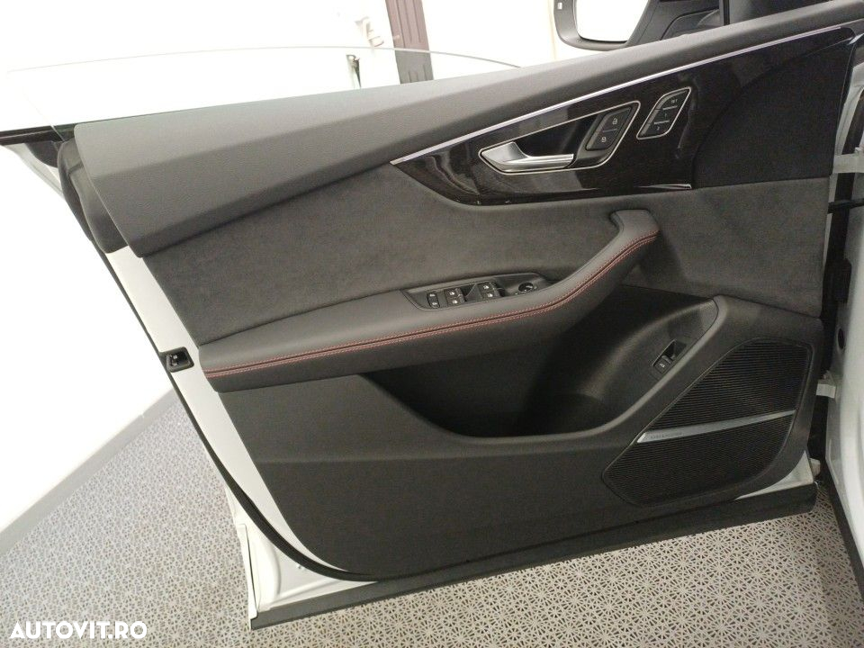 Audi Q8 - 9