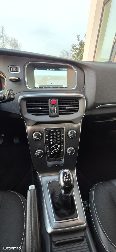 Volvo V40 D4 VEA Momentum - 16