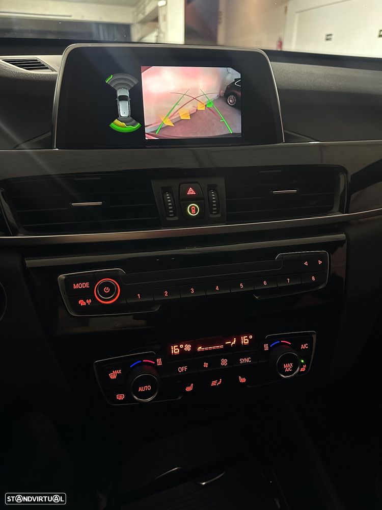 BMW X1 18 d sDrive Auto Line Sport - 18