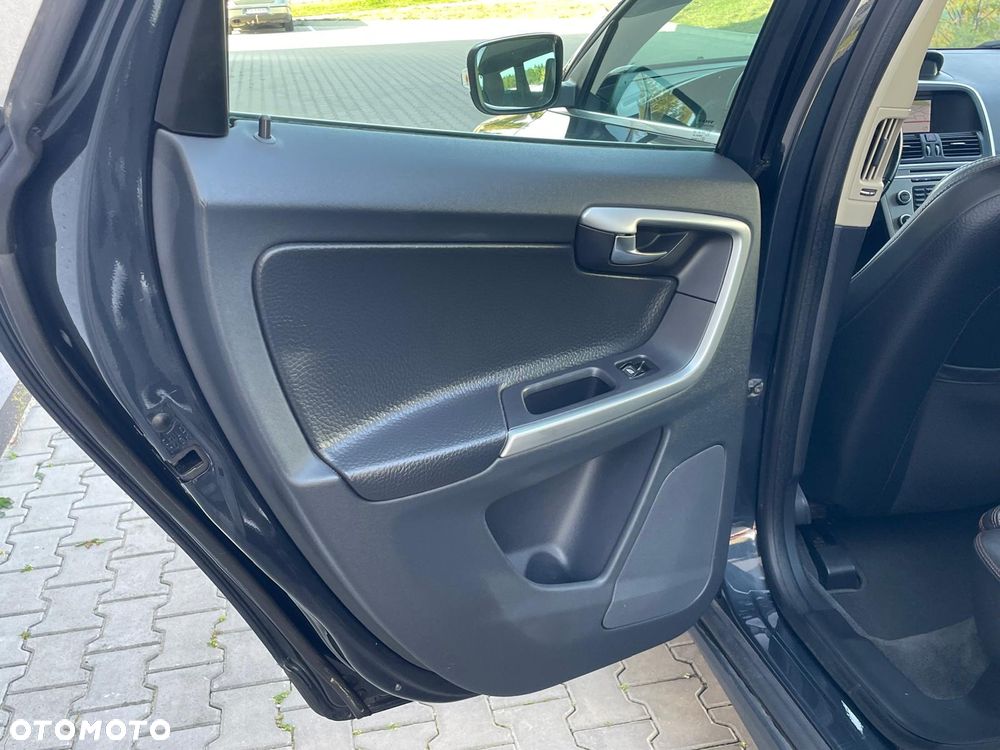 Volvo XC 60 D5 AWD Summum - 22