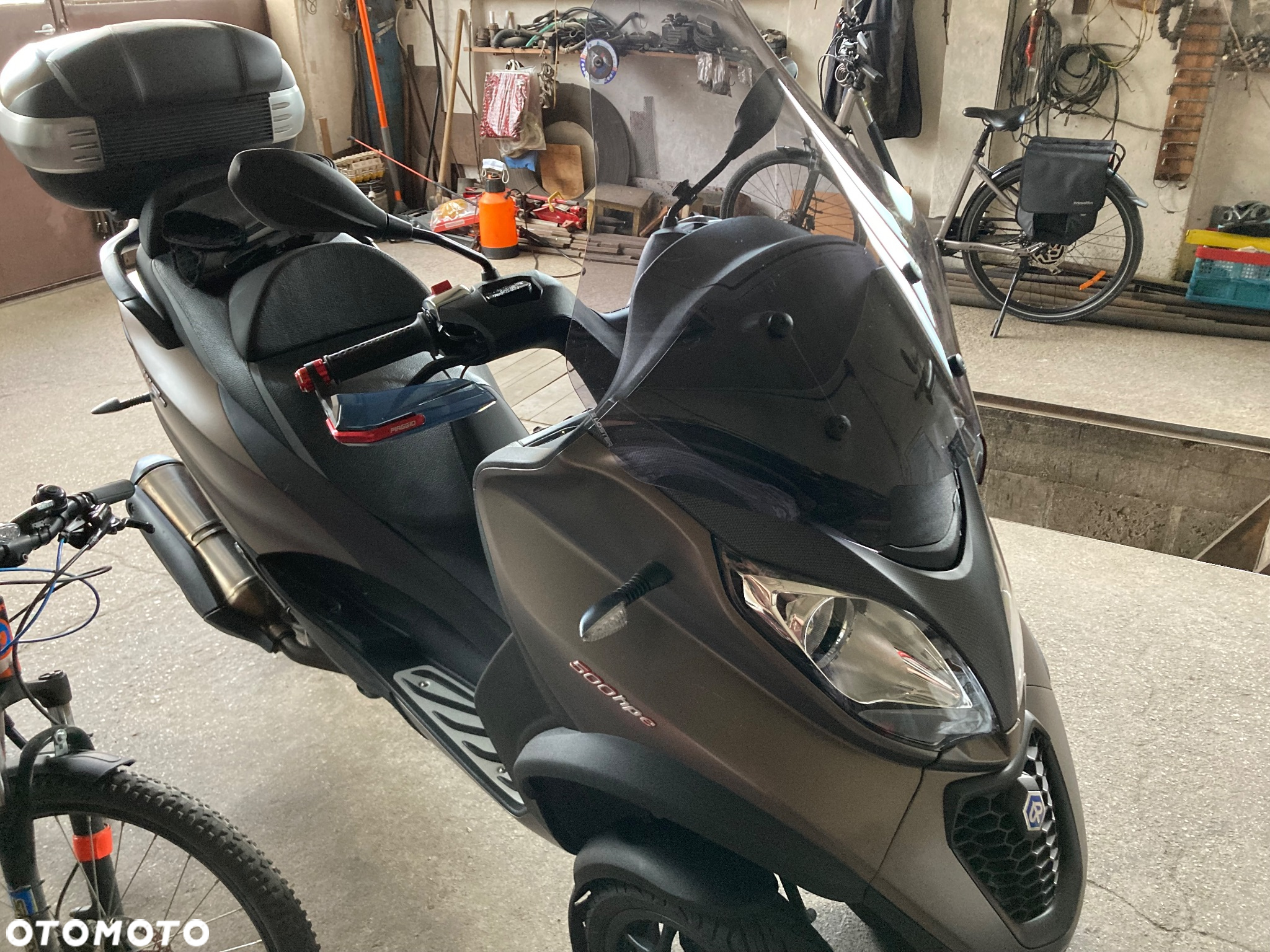 Piaggio MP-3 - 4