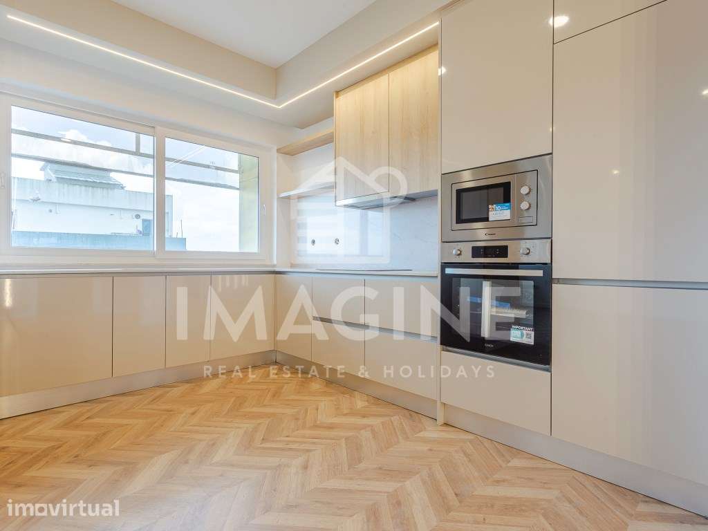 Apartamento T3 , na Avenida 5 de Outubro com vista Rio - Grande imagem: 2/47