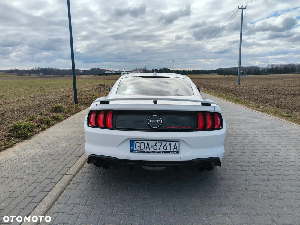Ford Mustang - 4