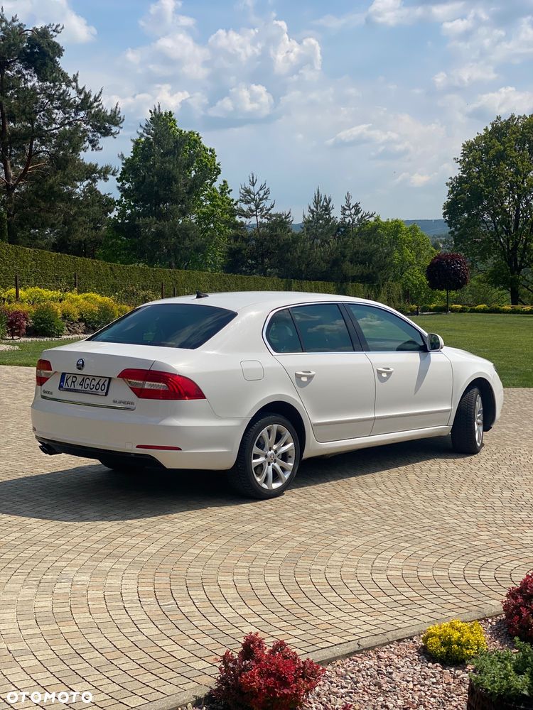 Skoda Superb 2.0 TDI 4x4 L&K DSG - 3