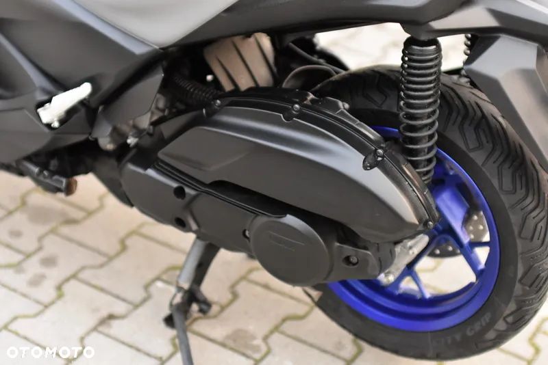 Yamaha X-max - 17