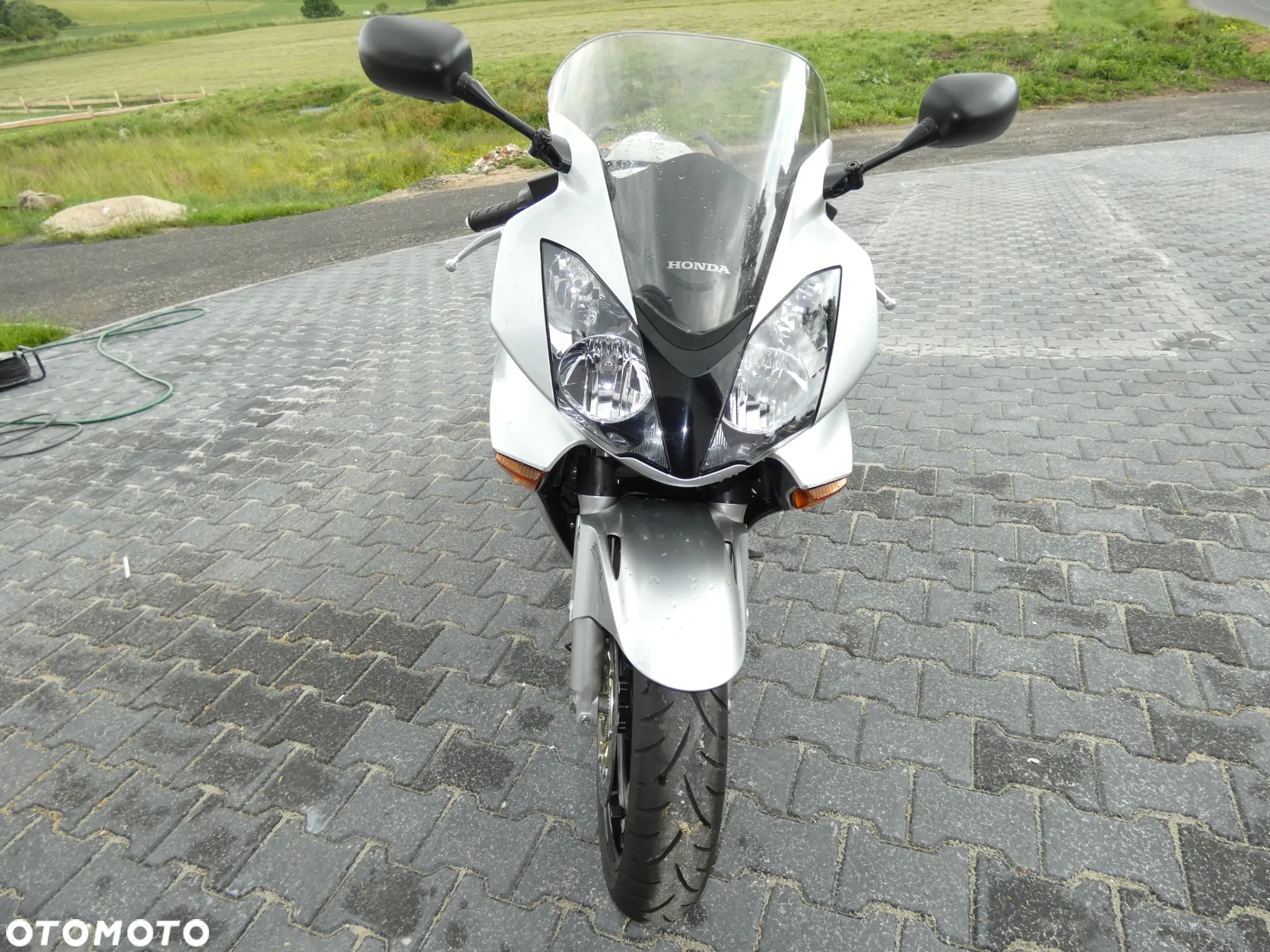 Honda VFR - 3