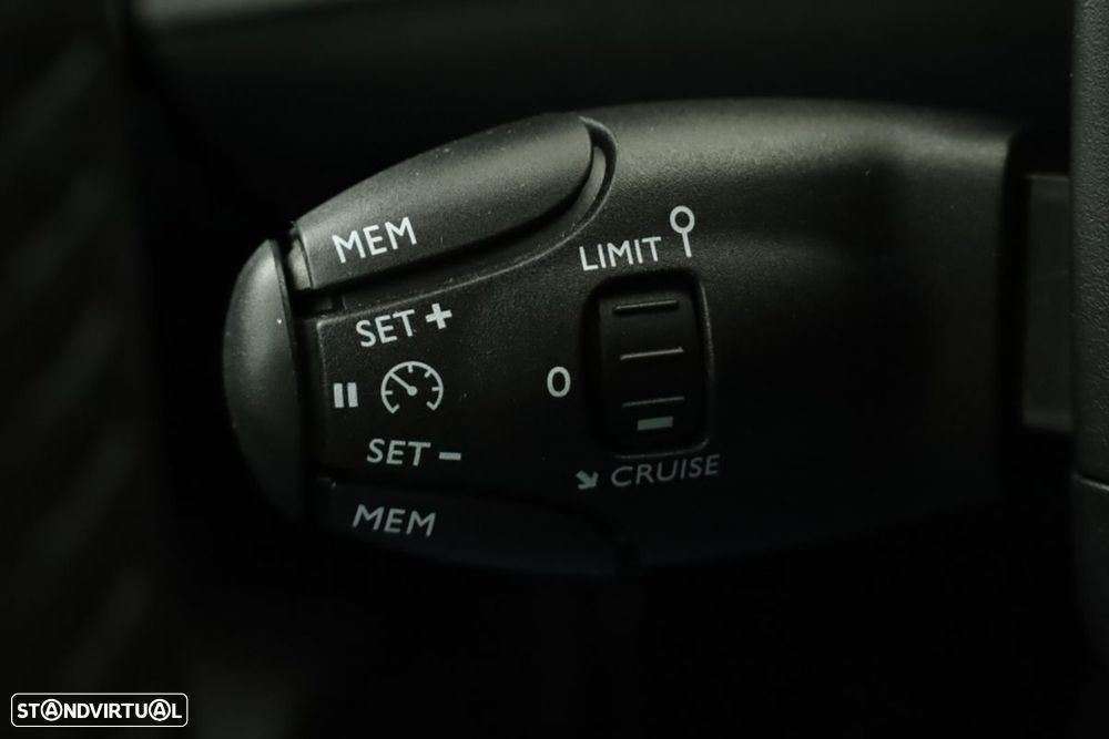 Peugeot 2008 1.2 Allure - 18