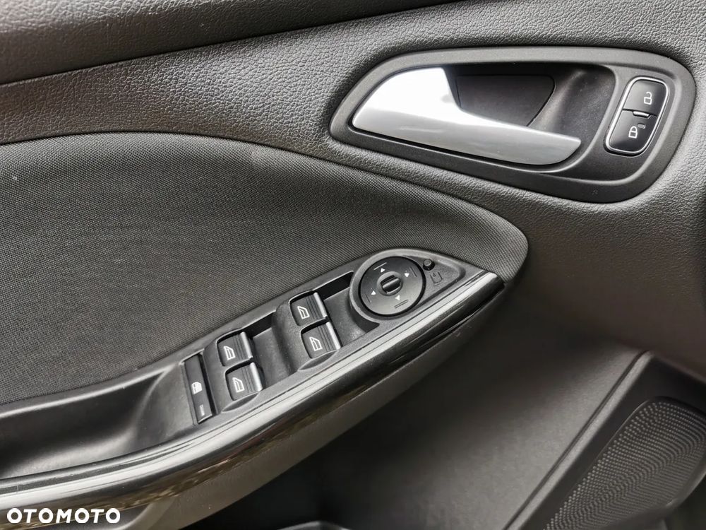 Ford Focus 1.5 EcoBoost Titanium ASS - 13
