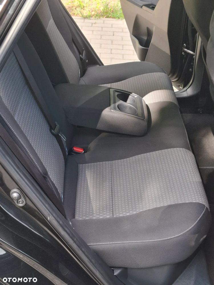 Toyota Auris - 14