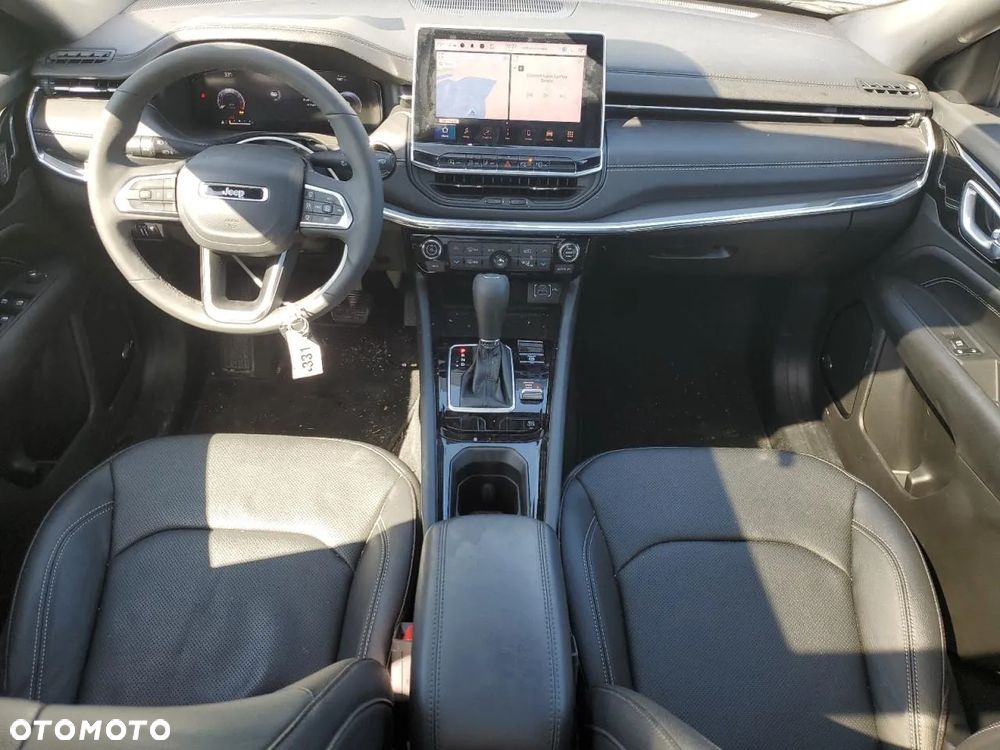 Jeep Compass - 10