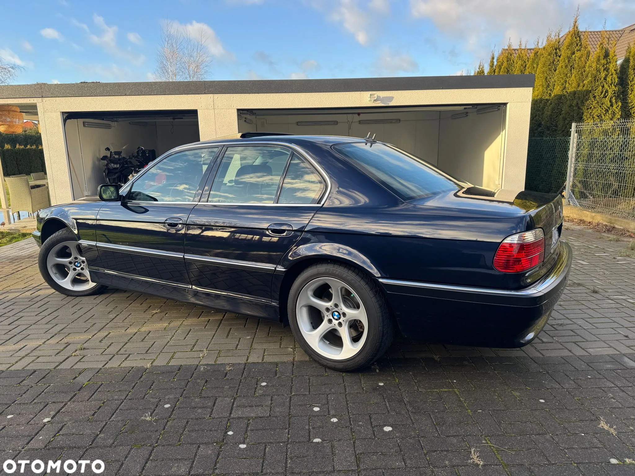 BMW Seria 7 750i - 19