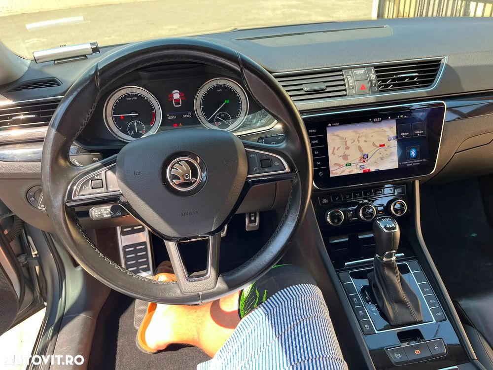 Skoda Superb 2.0 TDI DSG 4X4 Laurin & Klement - 12