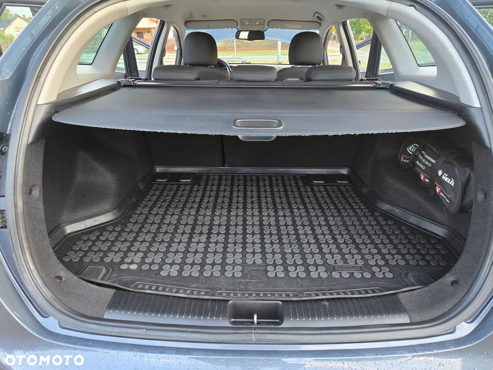 Kia Ceed - 13