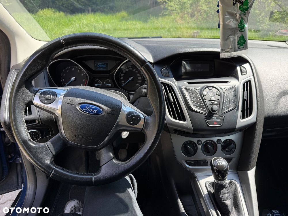Ford Focus 1.6 Ambiente - 11