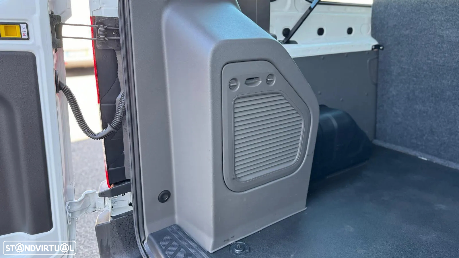 Ford Transit 330 L3 2.0 TDCi H2 Trend - 19