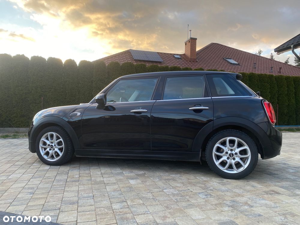 MINI Cooper Essential Trim - 9