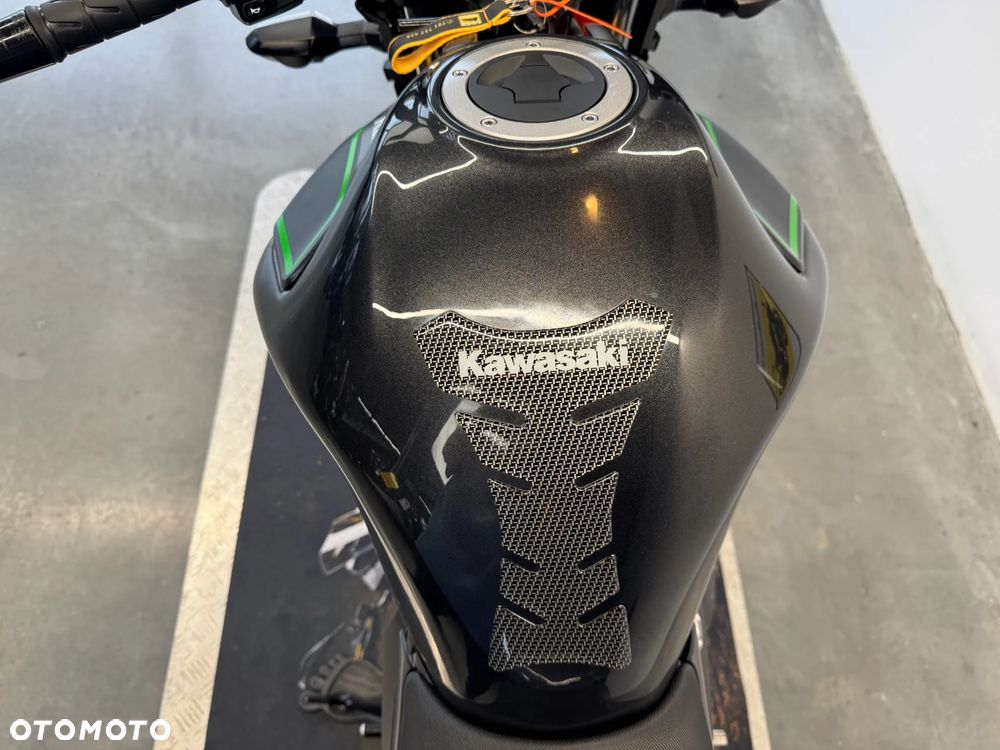 Kawasaki ER - 28