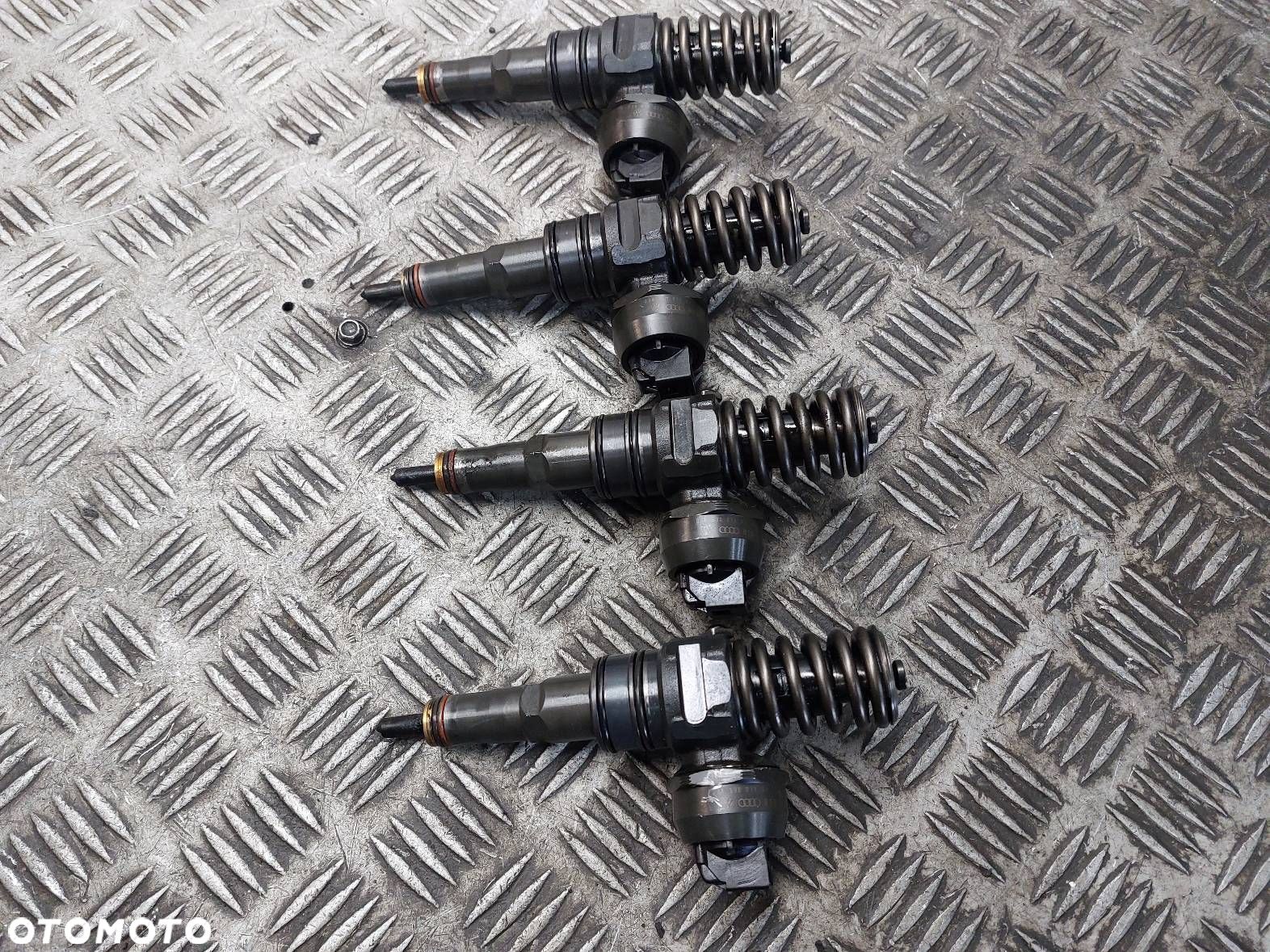 POMPOWTRYSKIWACZ POMPOWTRYSKI KOMPLET VOLKSWAGEN PASSAT B5 FL 1.9 TDI - 1