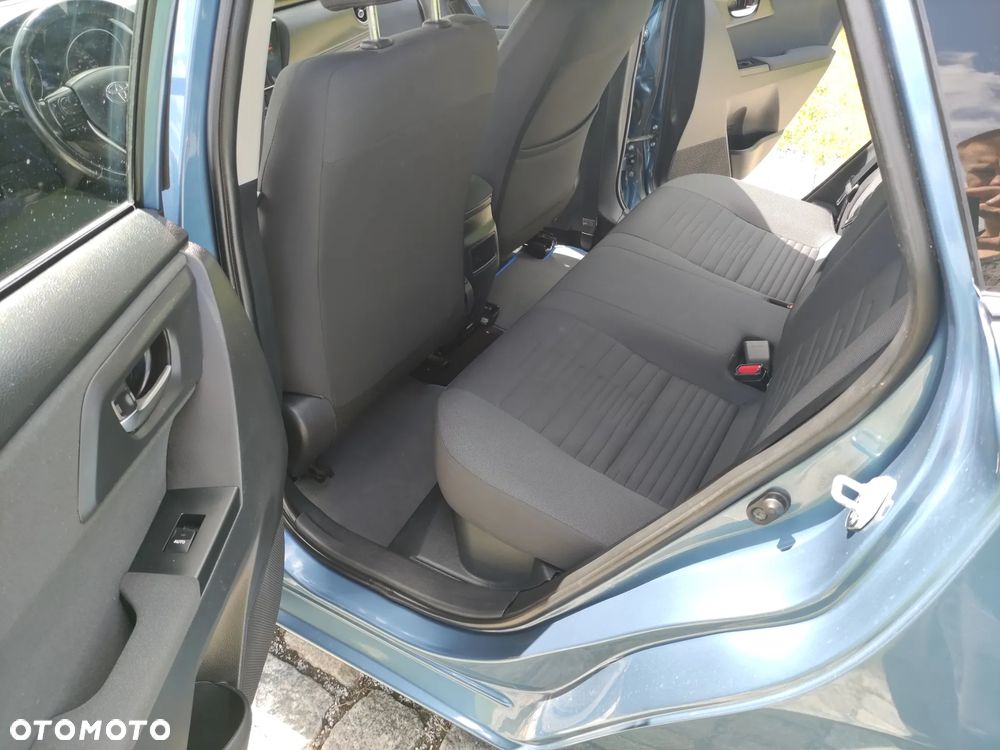 Toyota Auris - 11