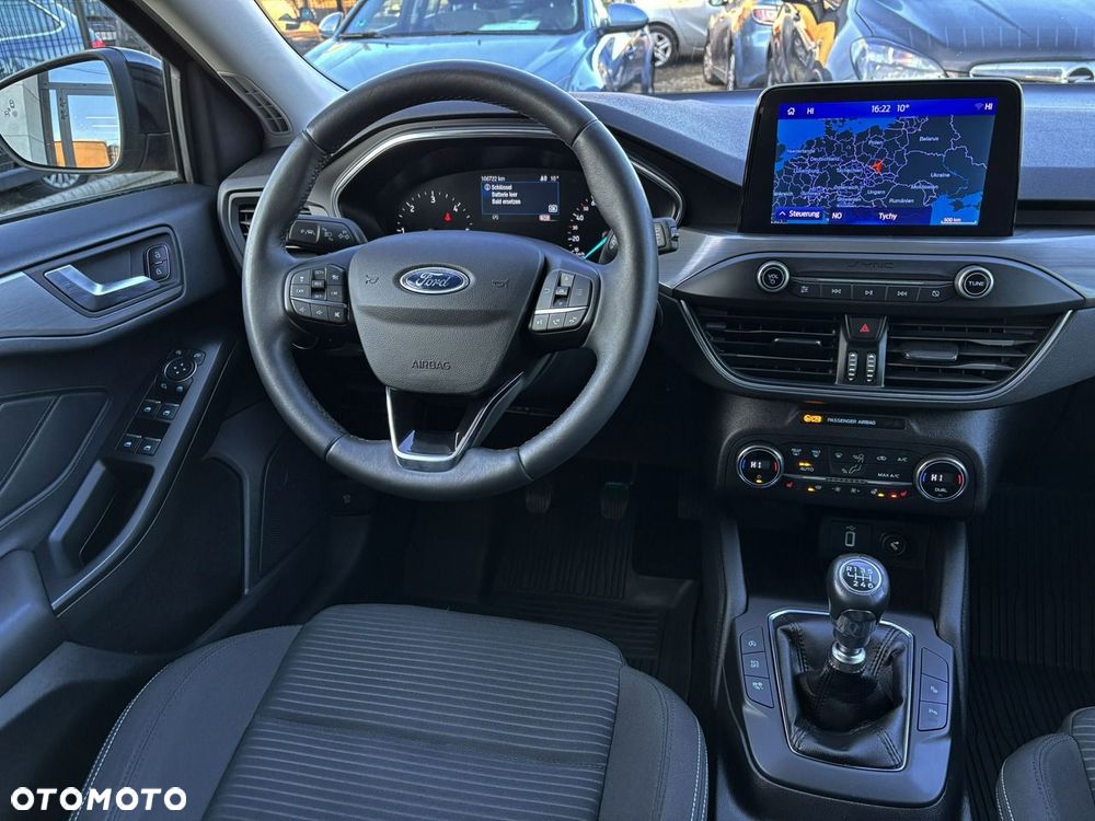 Ford Focus - 25