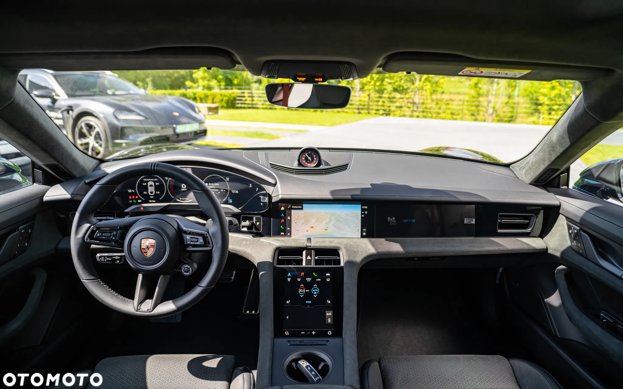 Porsche Taycan 105kWh GTS - 15