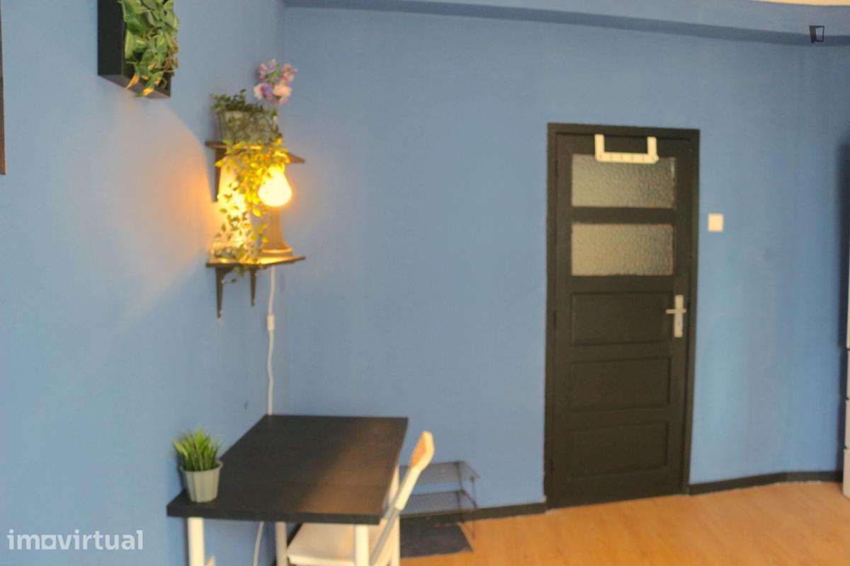 Quarto - localizado em Paranhos Porto - Grande imagem: 2/30