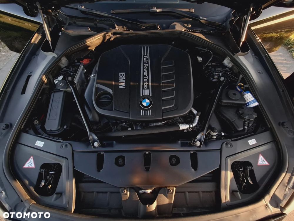 BMW Seria 5 535d xDrive - 16