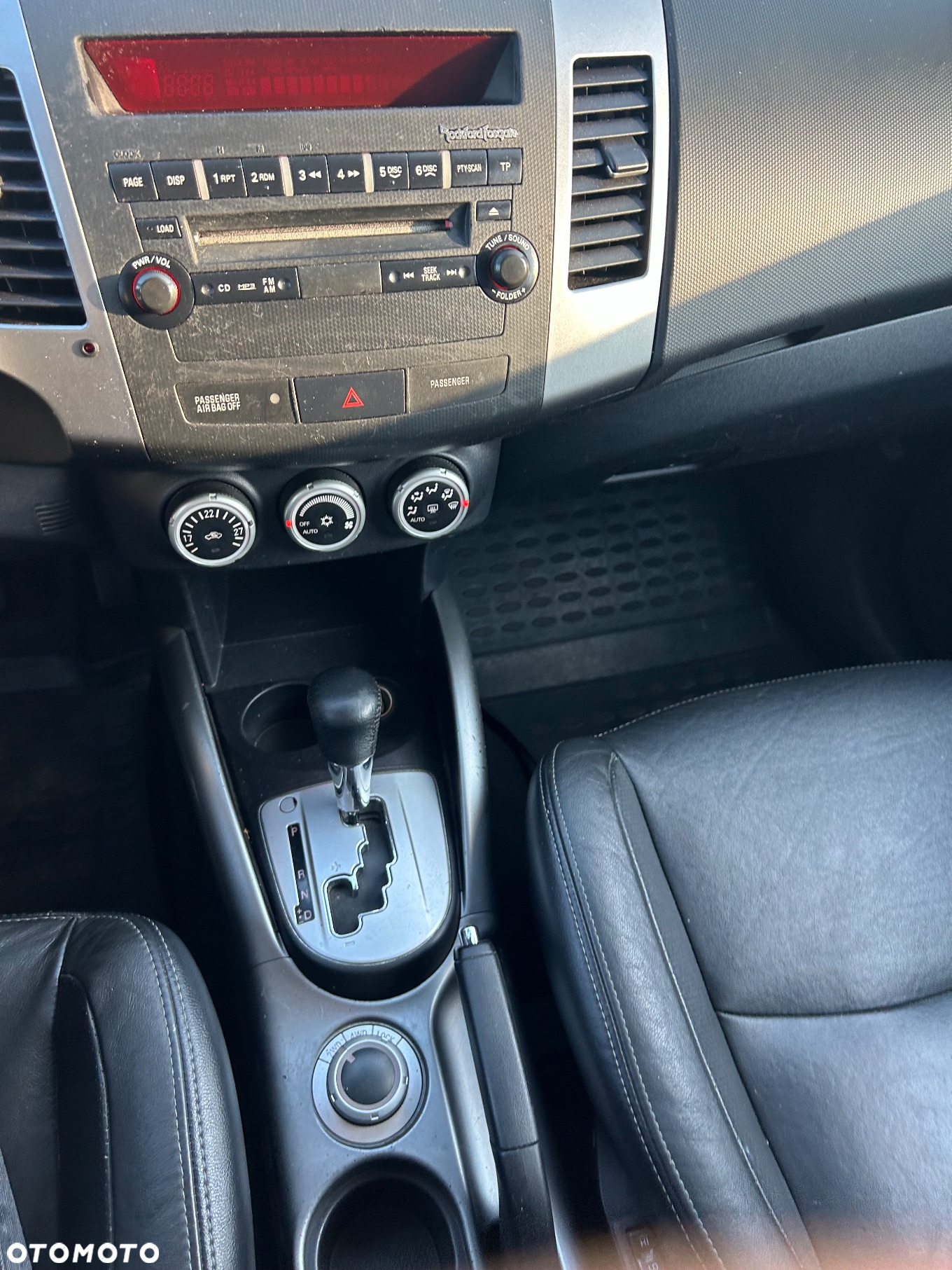 Mitsubishi Outlander 2.4 4WD CVT Intense - 13