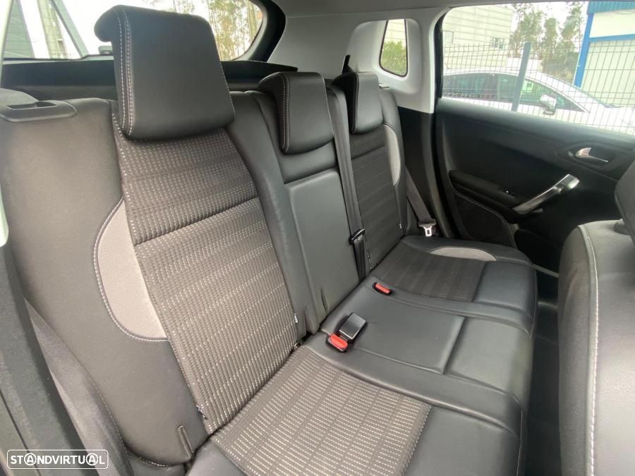 Peugeot 2008 1.2 PureTech Style - 6