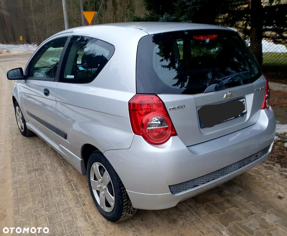 Chevrolet Aveo - 4