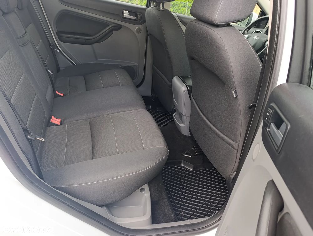 Ford Focus 1.6 Trend - 16