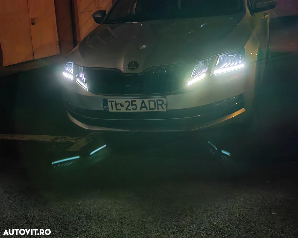 Skoda Octavia 2.0 TDI DSG Style - 36