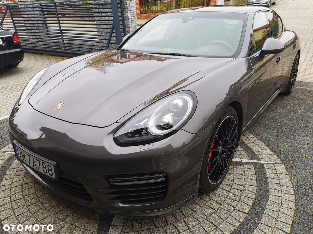Porsche Panamera - 21