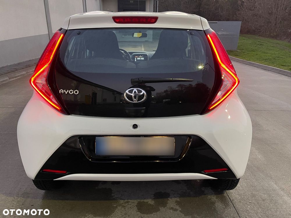 Toyota Aygo x.shift x-play connect - 6