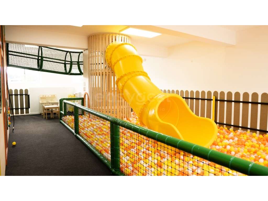 Trespasse de espaço infantil totalmente equipado no centro de Olive... - Grande imagem: 4/21
