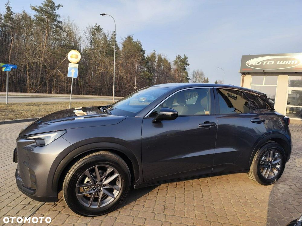 Lexus LBX 1.5 Hybrid - 4