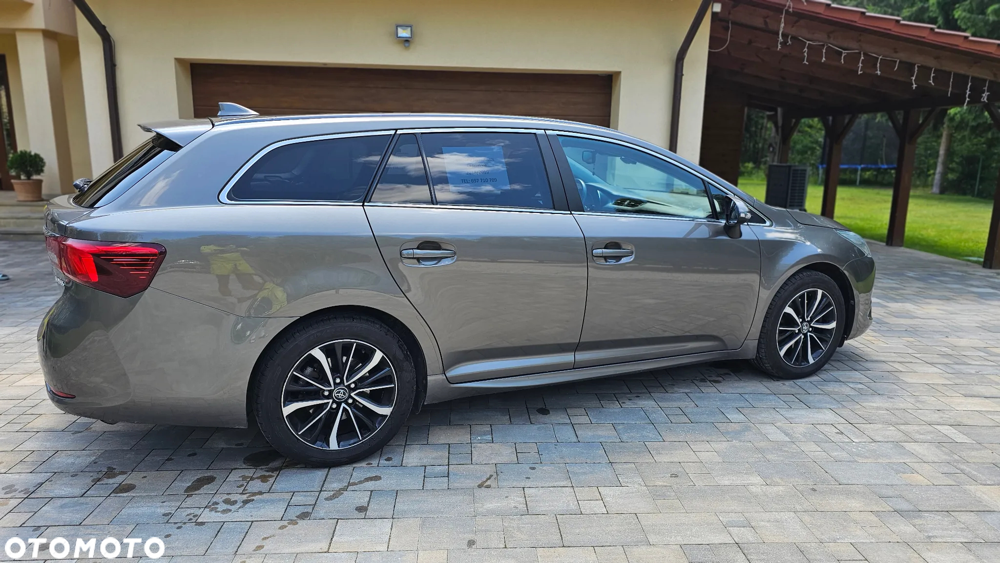 Toyota Avensis 2.0 D-4D Premium - 6