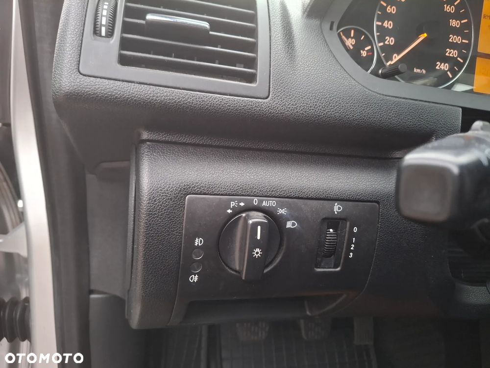 Mercedes-Benz Klasa A 170 Elegance - 23