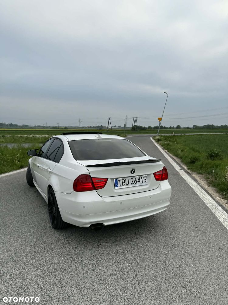 BMW Seria 3 318i - 12