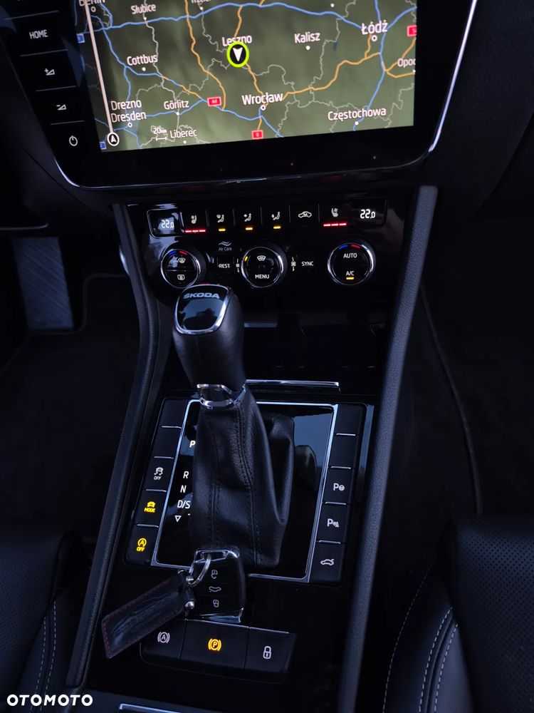 Skoda Superb 2.0 TDI SCR L&K DSG - 8