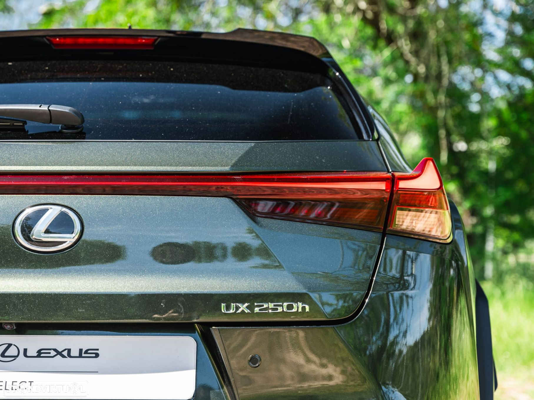 Lexus UX 250h - 33