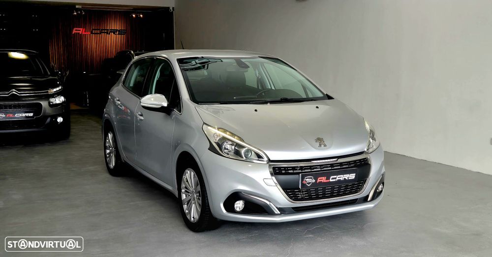 Peugeot 208 1.2 PureTech Allure - 17