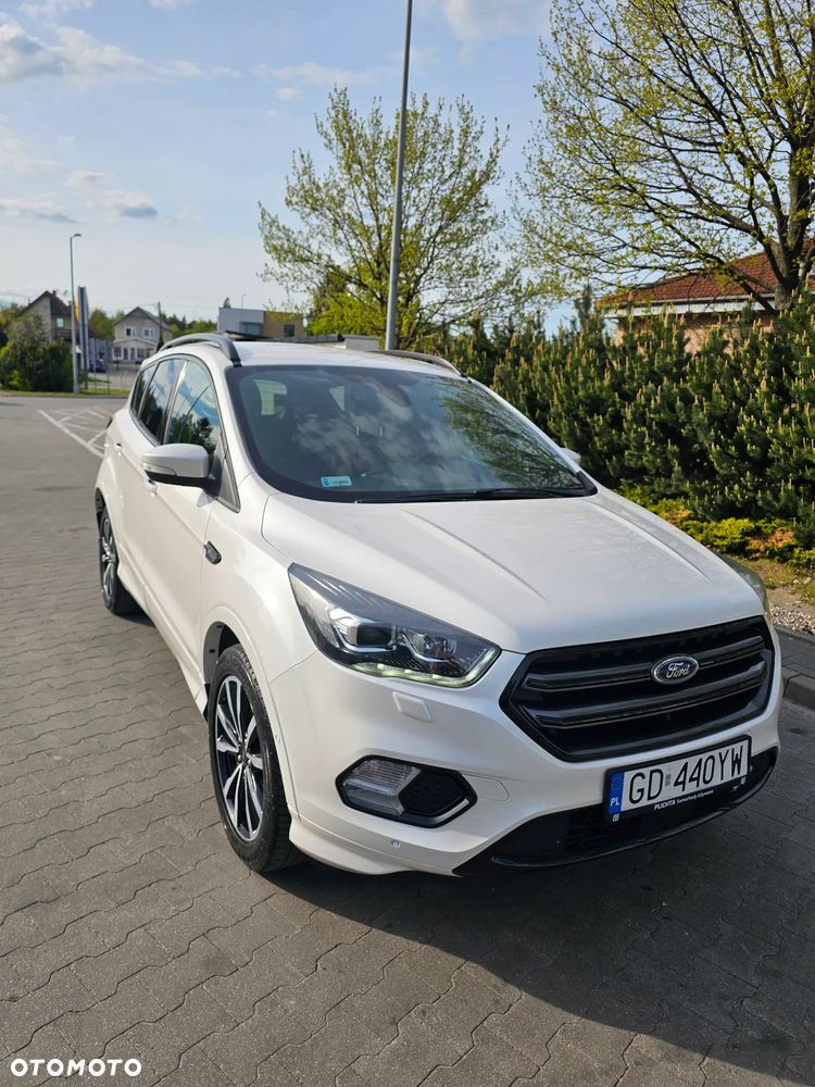 Ford Kuga - 1