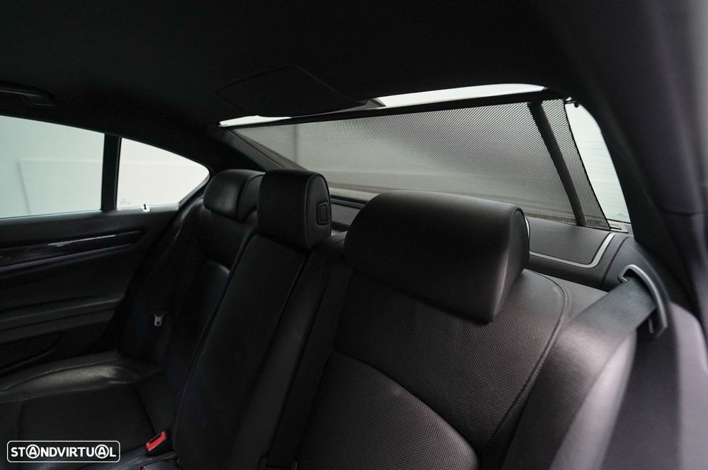 BMW 740 d Pack M - 27