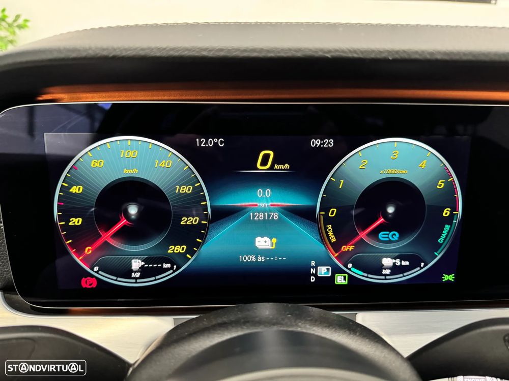 Mercedes-Benz E 300 de AMG Line 4Matic - 31