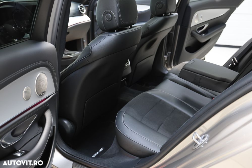 Mercedes-Benz E 300 4MATIC Aut. - 11