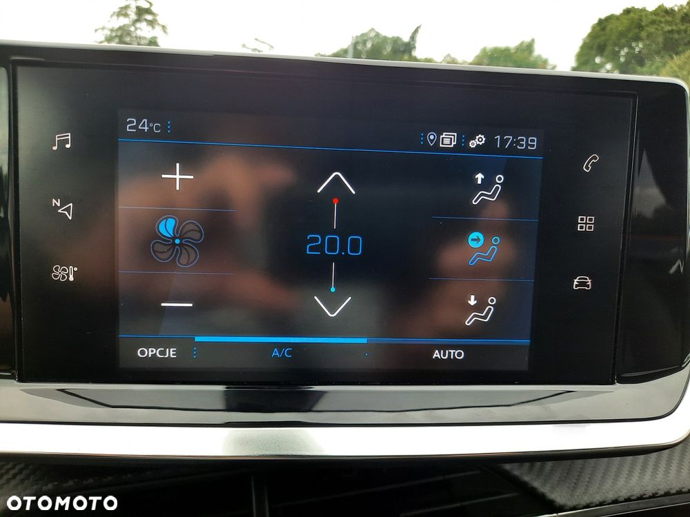 Peugeot 2008 1.2 Pure Tech GPF Allure S&S EAT6 - 32