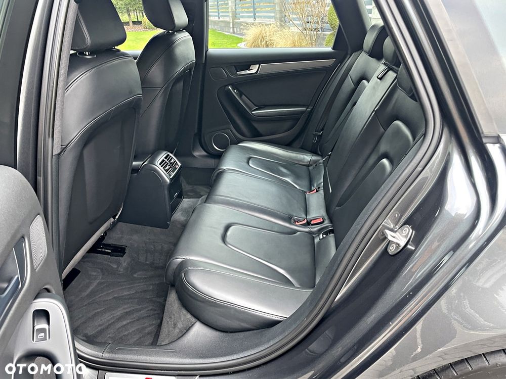 Audi A4 Avant 2.0 TDI DPF clean diesel multitronic S line Sportpaket - 23