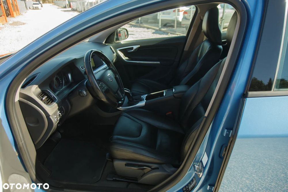 Volvo V60 D3 Geartronic Momentum - 26
