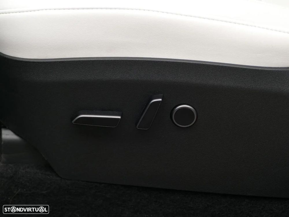 Tesla Model Y Tração Traseira - 27